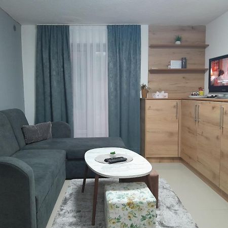 Apartmani Bet Gradacac 1 Maj Broj 24 Extérieur photo