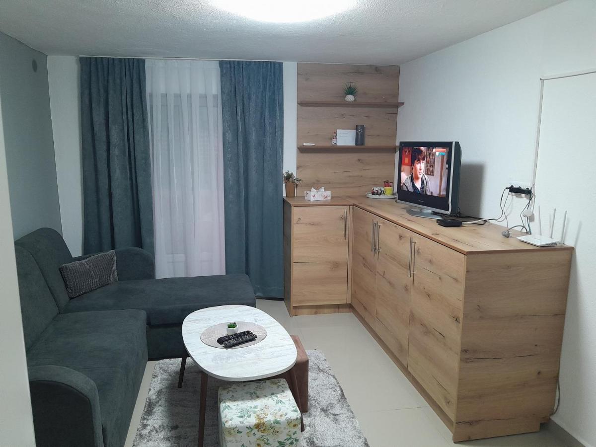Apartmani Bet Gradacac 1 Maj Broj 24 Extérieur photo