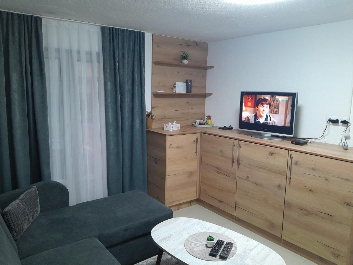 Apartmani Bet Gradacac 1 Maj Broj 24 Extérieur photo