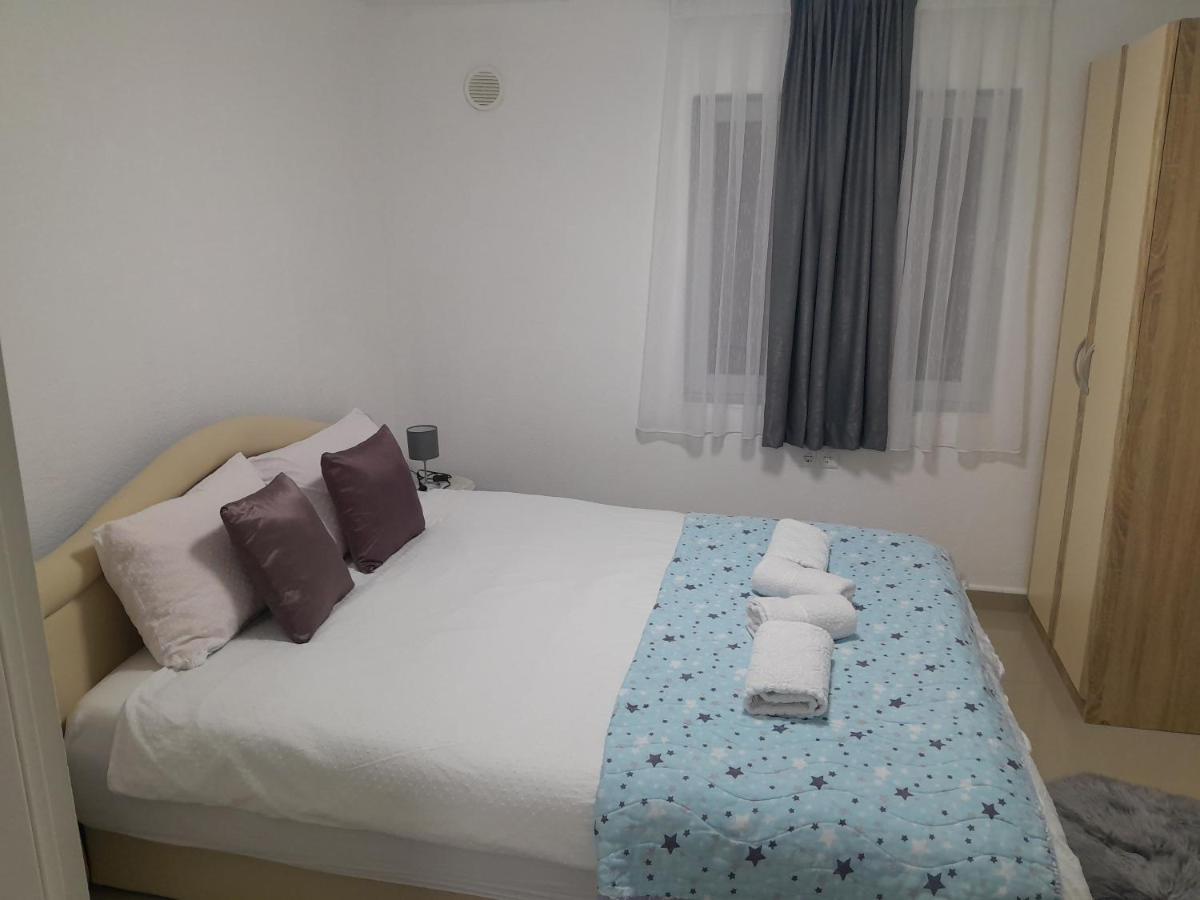 Apartmani Bet Gradacac 1 Maj Broj 24 Extérieur photo