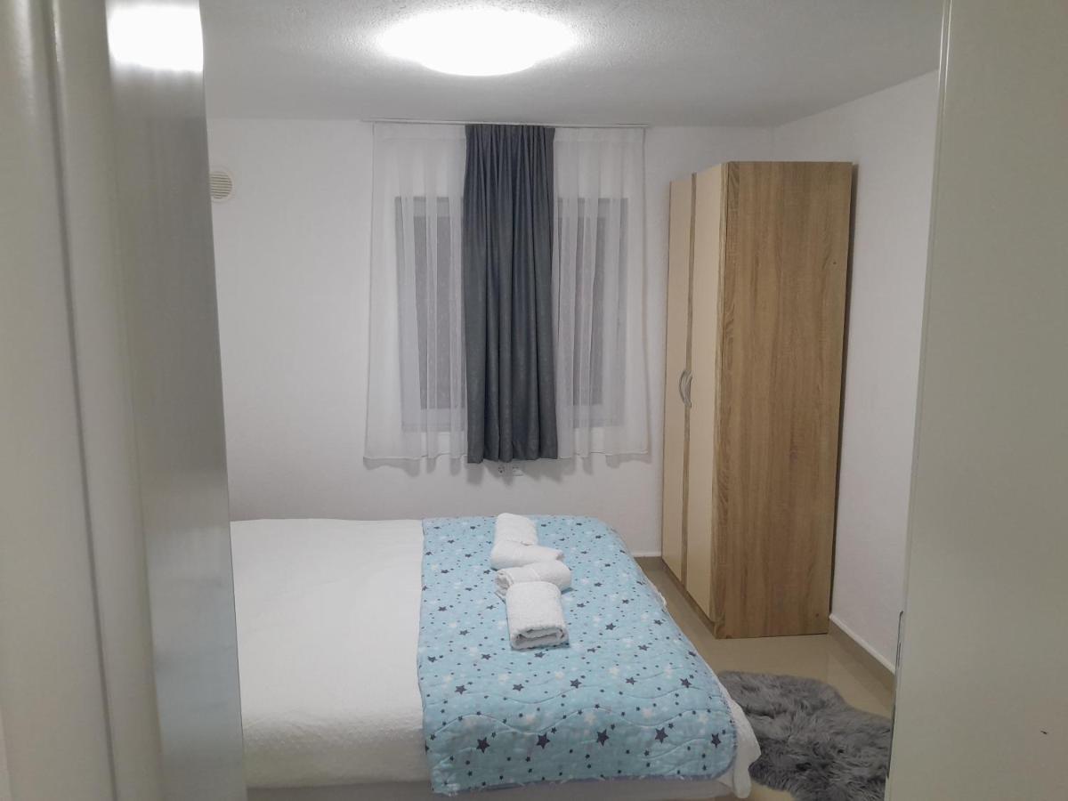 Apartmani Bet Gradacac 1 Maj Broj 24 Extérieur photo