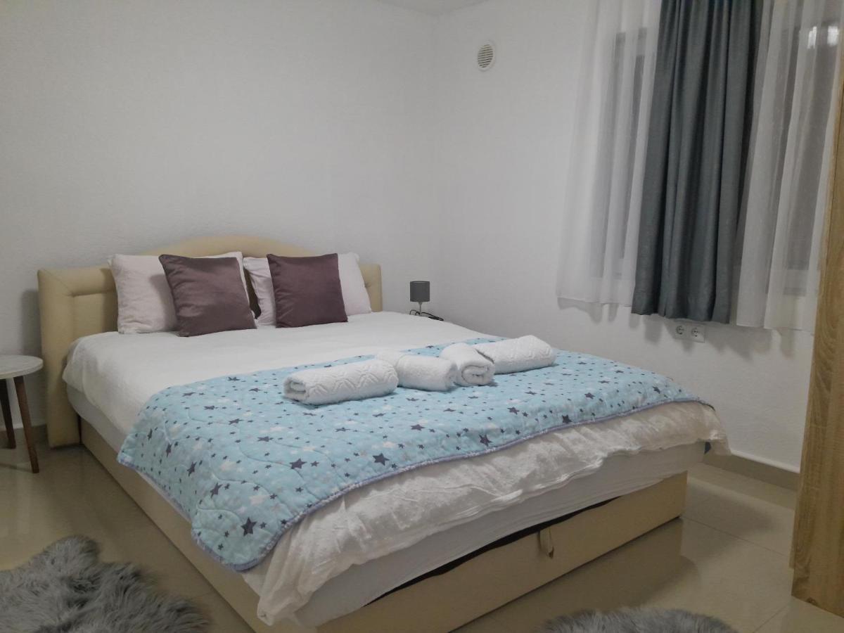 Apartmani Bet Gradacac 1 Maj Broj 24 Extérieur photo